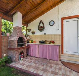 4 Bedroom Villa with Pool and Annex near Porec, Sleeps 8